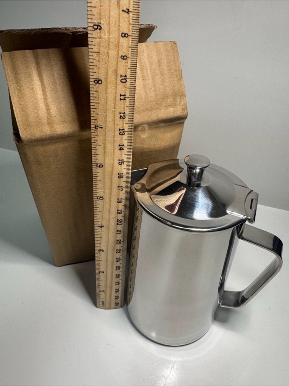 NIB Stainless Steel 18/10 Coffee Pot / beverage server made Pakistan 20oz (a)